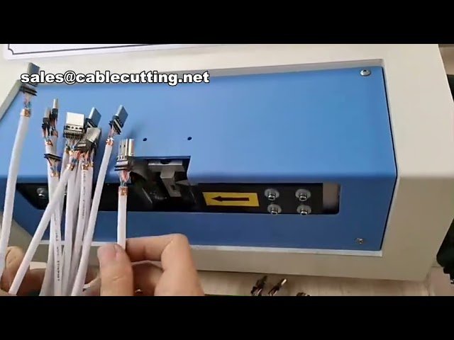 Monijohtimien juotoskone HDMI USB DP -liittimille ja lääketieteellisille kaapeleille