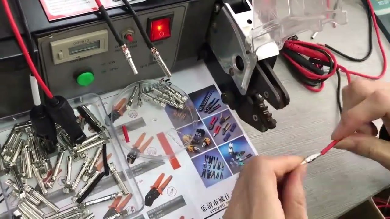 EM6B2 & EM6B2 PRO - Sähkötyyppinen päätepuristin monipuolisille liittimille