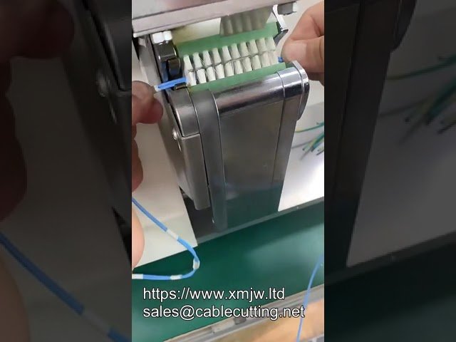 Käsikäyttöinen automaattinen teippauskone johtosarjoille ja kaapeleille