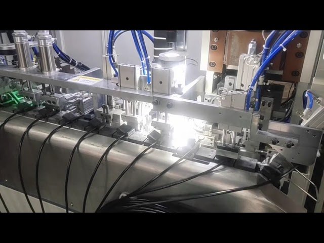 Täysautomaattinen kolmipistepistokkeen puristuskone – Ranskalaiset, BS- ja amerikkalaiset pistokkeet