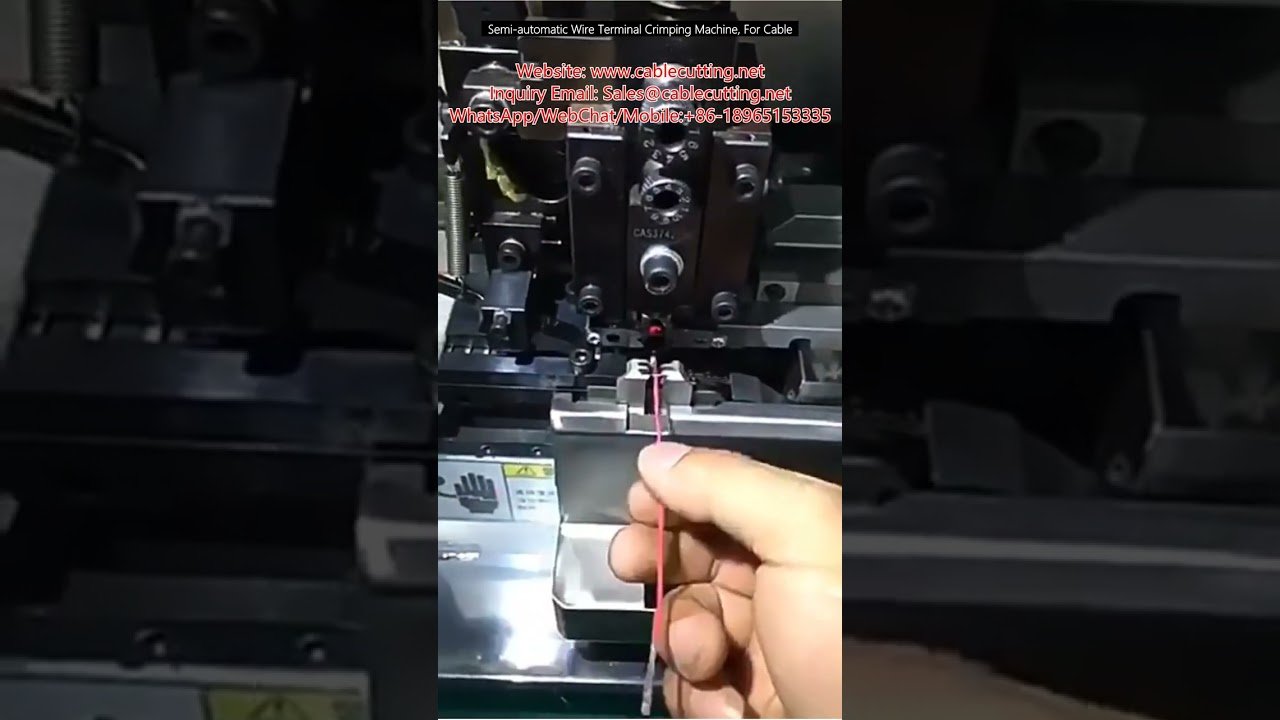 Puoliautomaattinen johdinliittimen puristuskone kaapeleille