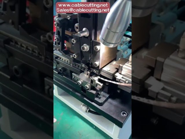 Puoliautomaattinen johdonkuorinta- ja liitinpuristuskone OTP-automaattikuorinnalla