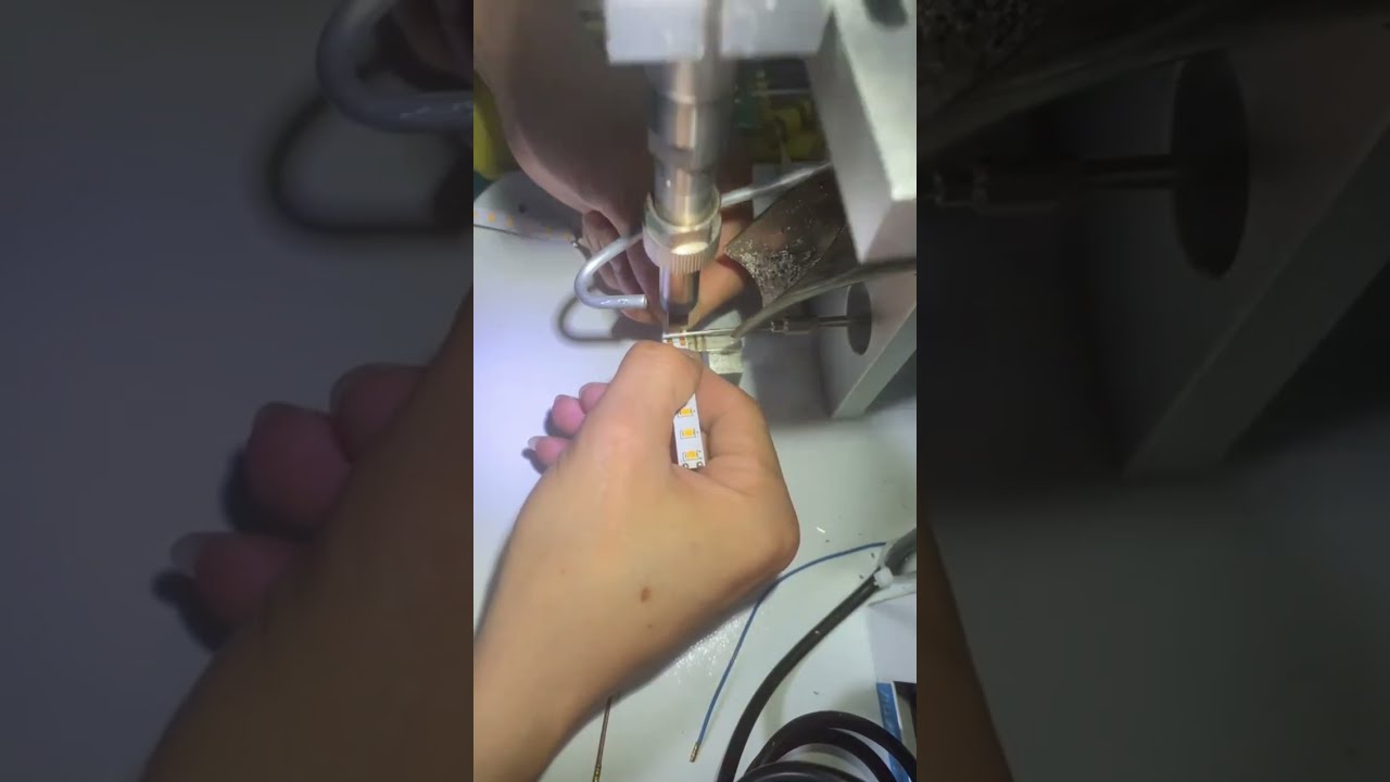 Puoliautomaattinen juotoskone – LED-nauhojen, PLC-piirilevyjen ja ilmailuliittimien tarkkuusjuotos